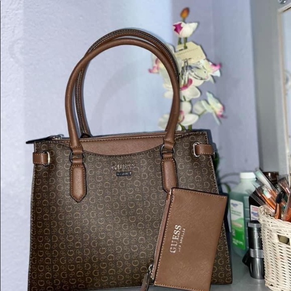 Bolsa guess NUEVA color cafe🤎 - Picture 3 of 3